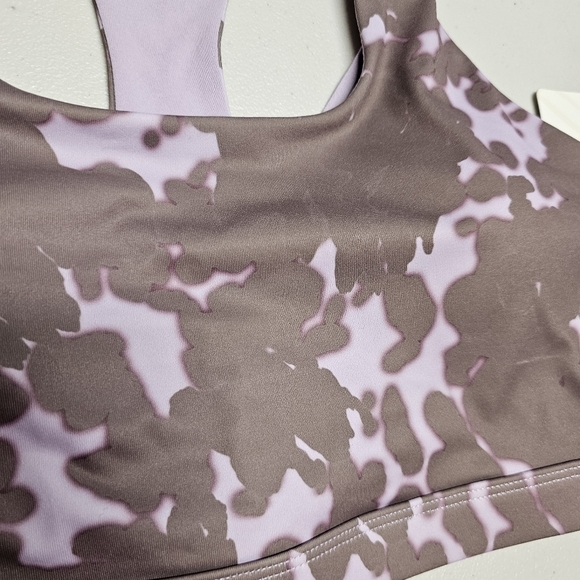 Fabletics Boost Medium Impact Sports Bra Desert Shadows Tortoise Dye Size M NWT - Picture 2 of 8